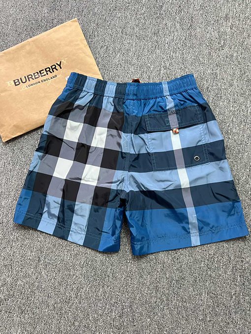 バーバリー クラシックなチェック柄ショートパンツ