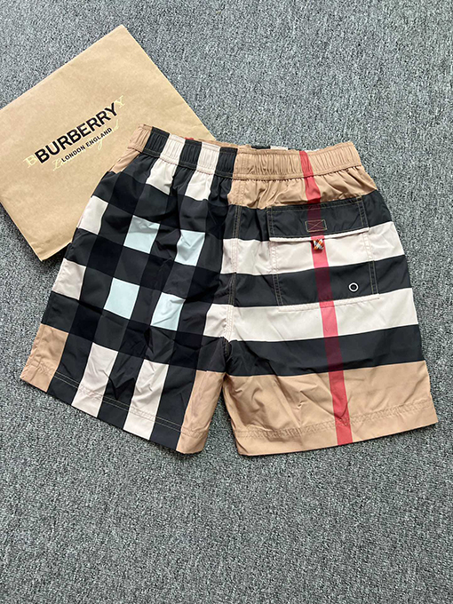 バーバリー クラシックなチェック柄ショートパンツ