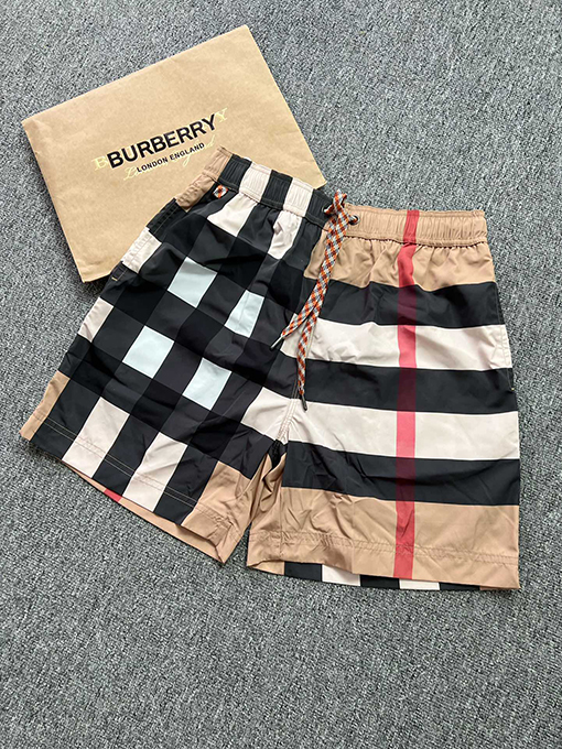 バーバリー クラシックなチェック柄ショートパンツ