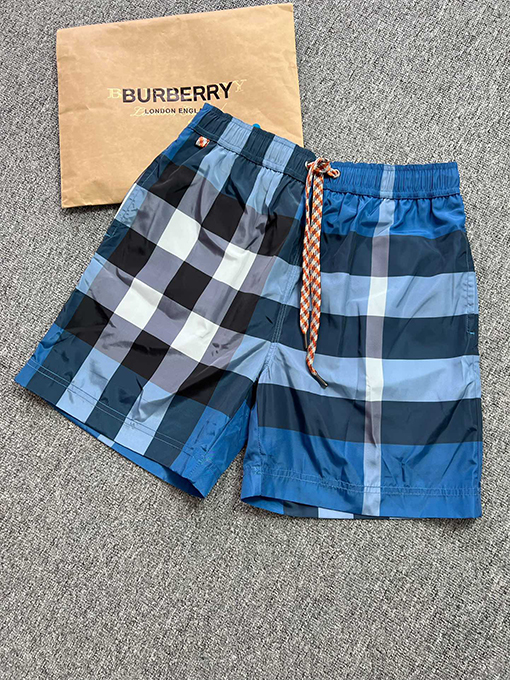 バーバリー クラシックなチェック柄ショートパンツ