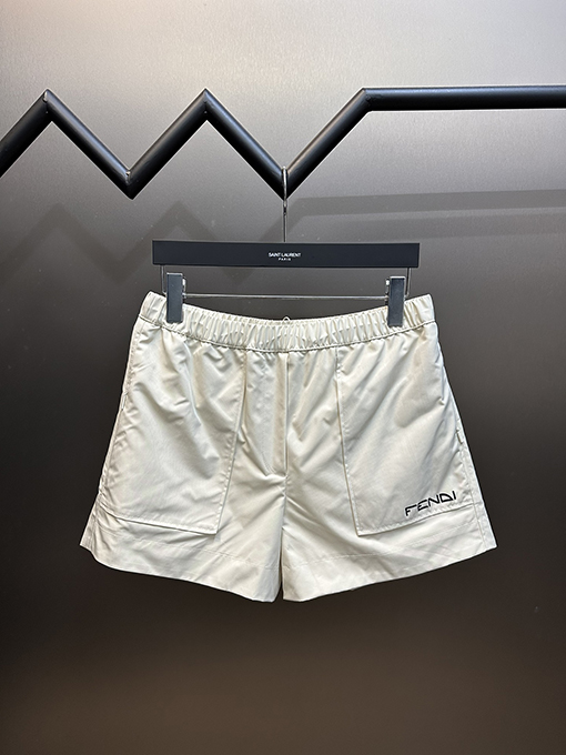 フェンディ シンプルでスタイリッシュなカジュアルパンツ