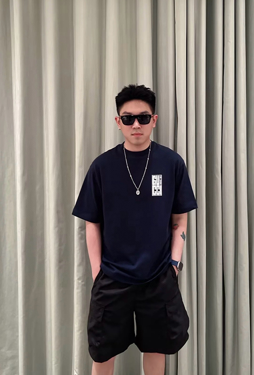 グッチ 胸と背中の文字プリント半袖Tシャツ