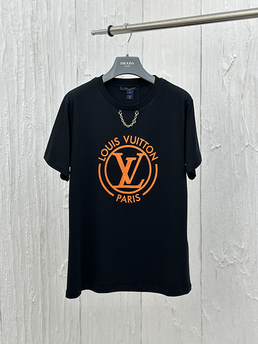 ルイヴィトン 胸にチェーンロゴプリント半袖Tシャツ
