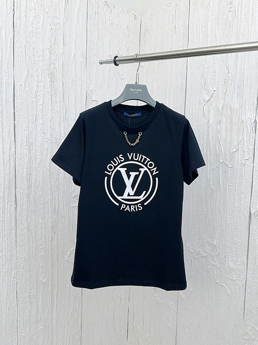ルイヴィトン 胸にチェーンロゴプリント半袖Tシャツ