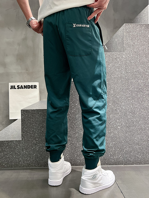 ルイヴィトン シンプルでスタイリッシュなパンツ