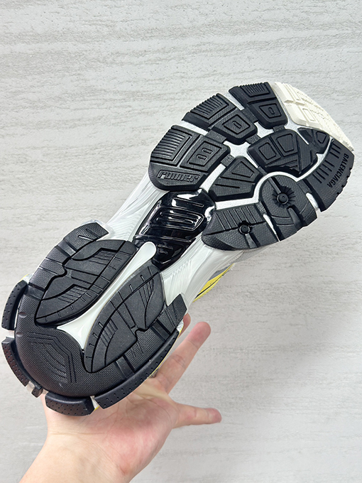 バレンシアガコピー  ランナーロゴプリントエンボススニーカー