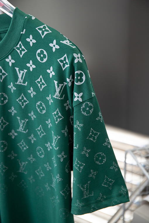 ルイヴィトンコピー 老花グラデーション半袖Tシャツ