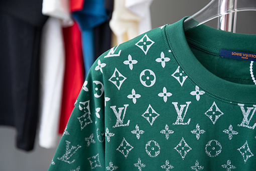 ルイヴィトンコピー 老花グラデーション半袖Tシャツ