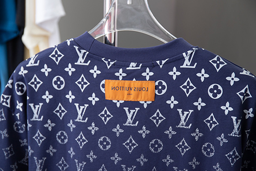 ルイヴィトンコピー 老花グラデーション半袖Tシャツ
