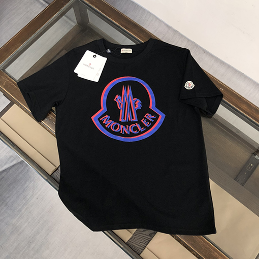 モンクレールスーパーコピー 象徴的なロゴエレメントプリント半袖Tシャツ