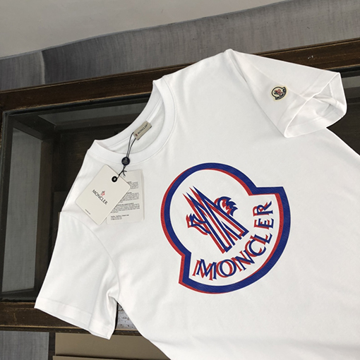 モンクレールスーパーコピー 象徴的なロゴエレメントプリント半袖Tシャツ