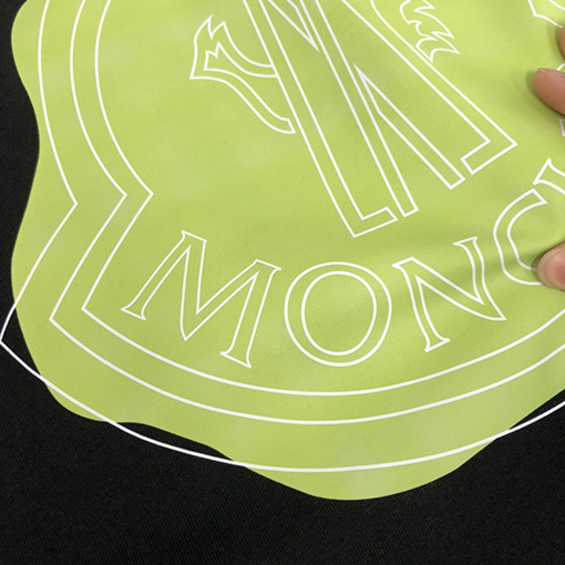 モンクレール シンプルな大気コットンプリント半袖Tシャツ