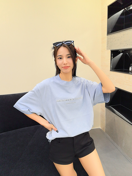 アレキサンダーワンコピー 洗い加工と立体感のあるプリントが特徴 短袖Tシャツ