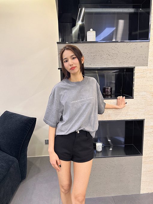 アレキサンダーワンコピー 洗い加工と立体感のあるプリントが特徴 短袖Tシャツ