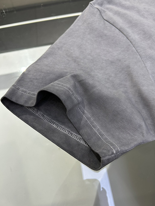 アレキサンダーワンコピー 洗い加工と立体感のあるプリントが特徴 短袖Tシャツ