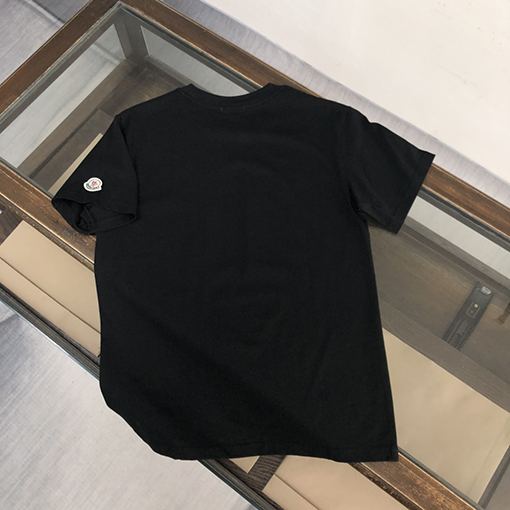 モンクレールコピー 三つのマークが揃った半袖丸首Tシャツ