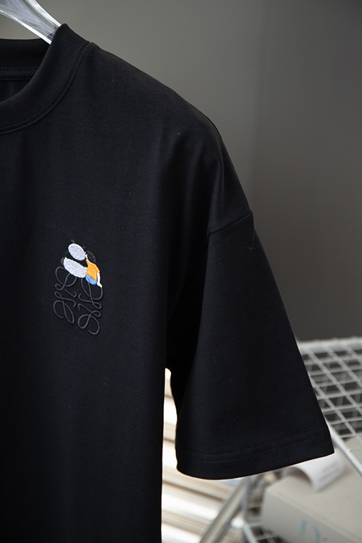 ロエベ 胸の刺繍ロゴパンダ半袖Tシャツ