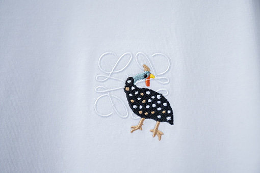 ロエベスーパーコピー 胸の刺繍ロゴフェニックス鳥半袖Tシャツ