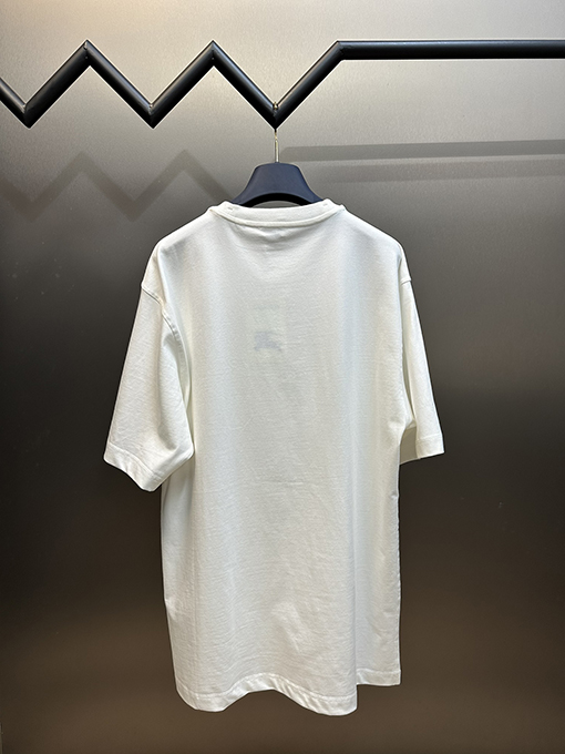 バーバリースーパーコピー オークの葉の刺繍ファッション半袖Tシャツ