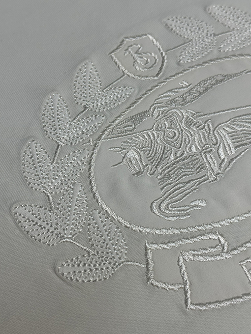 バーバリースーパーコピー オークの葉の刺繍ファッション半袖Tシャツ