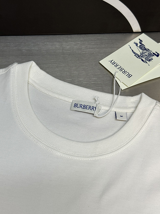 バーバリースーパーコピー オークの葉の刺繍ファッション半袖Tシャツ