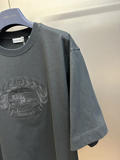 バーバリースーパーコピー オークの葉の刺繍ファッション半袖Tシャツ