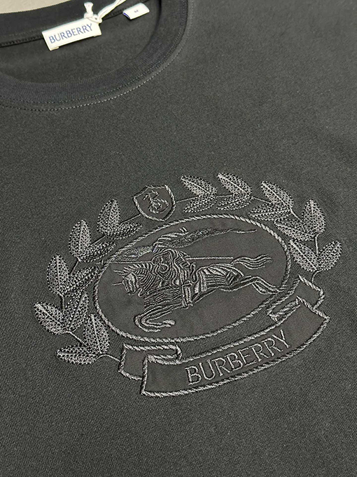 バーバリースーパーコピー オークの葉の刺繍ファッション半袖Tシャツ
