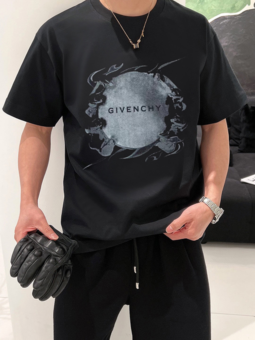 ジバンシイスーパーコピー クラシックなすすデジタル文字ロゴプリント半袖Tシャツ