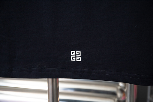 ジバンシイスーパーコピー  クラシックなすすデジタル文字ロゴプリント半袖Tシャツ