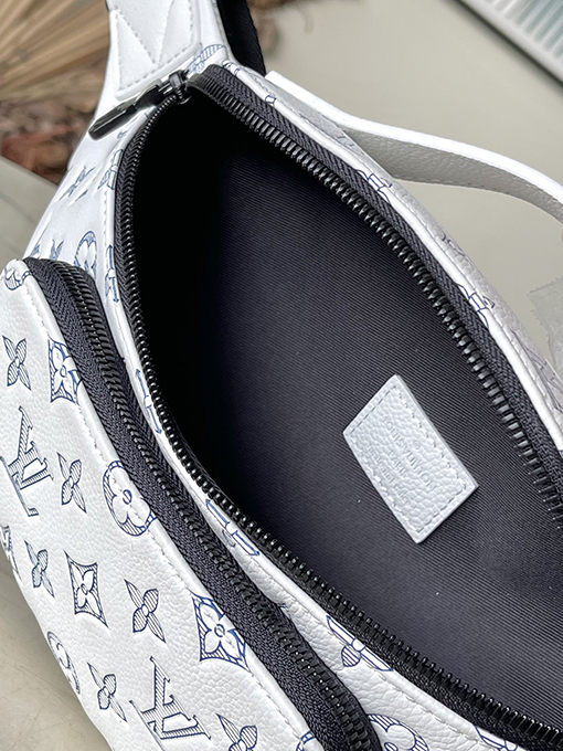 ルイヴィトン Monogram Shadow牛革シェイプフィット構成Rushウエストバッグ M25227