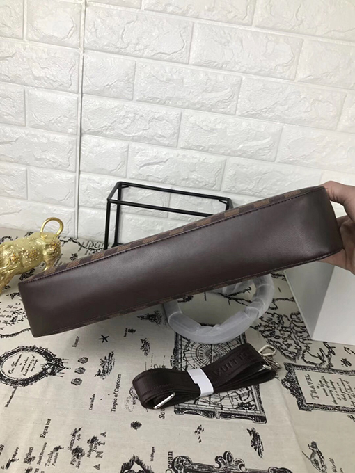 ルイヴィトンスーパーコピー LVの新しいマルチコンパートメントブリーフケース