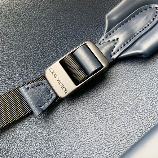ルイヴィトンコピー LVの文字を描いたプリントクラフトディスカバリーバックパック M24760