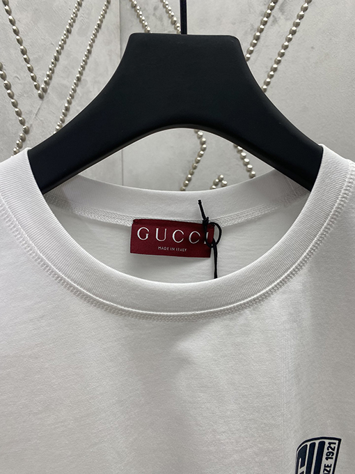 グッチ   胸と背中の文字プリント半袖Tシャツ