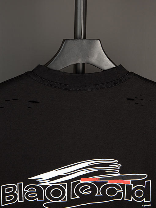 バレンシアガ フルロゴバック 穴プリント半袖Tシャツ