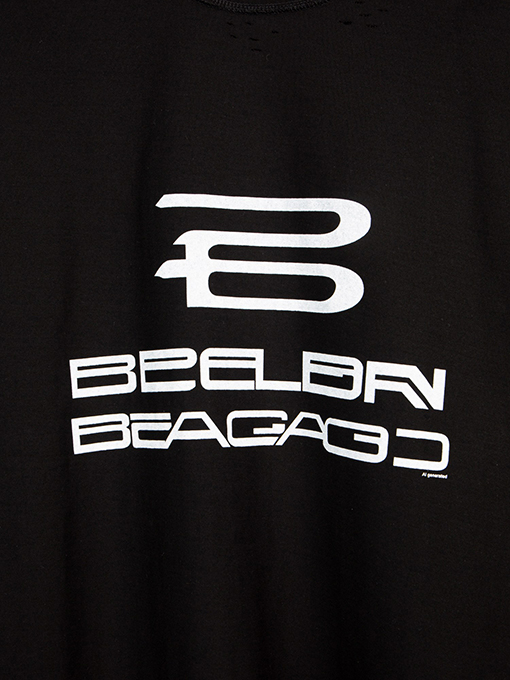 バレンシアガ  フルロゴバック 穴プリント半袖Tシャツ