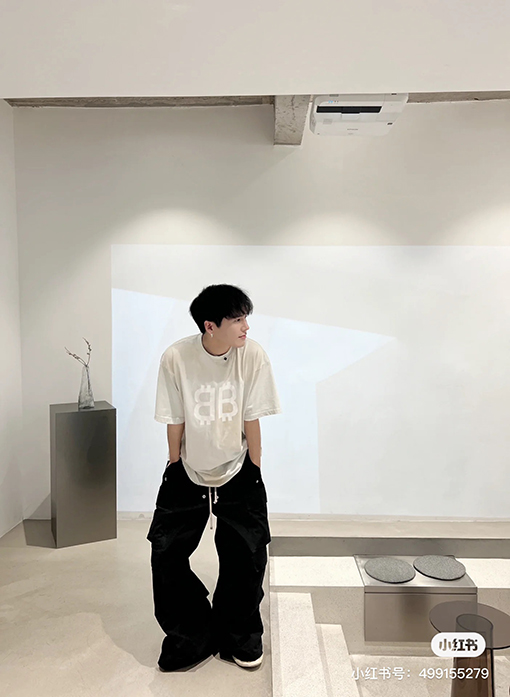 バレンシアガ 胸と背中のダブルBファッション染め半袖Tシャツ