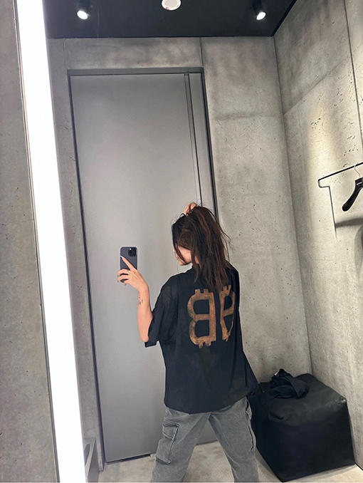 バレンシアガ 胸と背中のダブルBファッション染め半袖Tシャツ