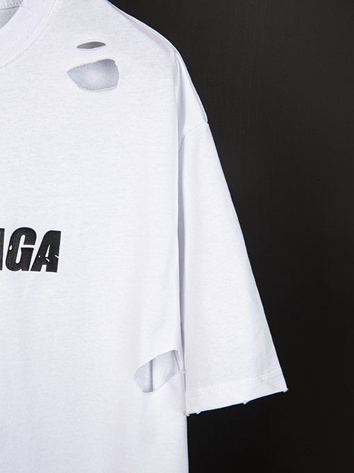 バレンシアガ  前のパリのアルファベットアートの穴の開いた半袖Tシャツ