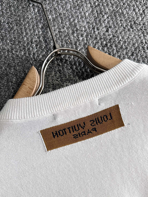 ルイヴィトン  ステッチ老花シンプルロゴニット半袖Tシャツ