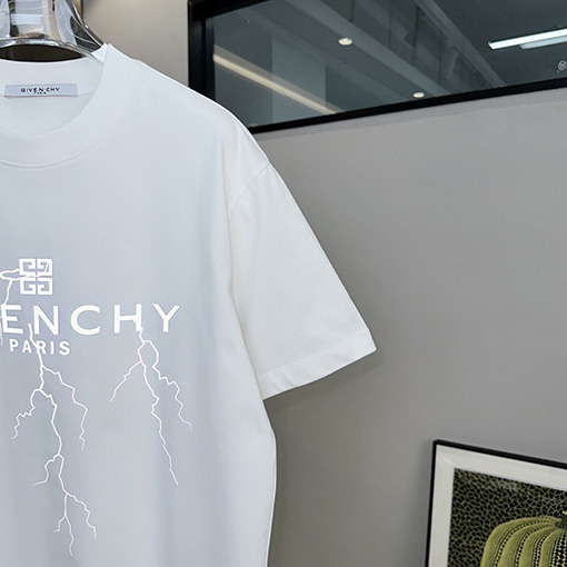 ジバンシイコピー 新しいライトニングロゴアルファベットラウンドネック半袖Tシャツ