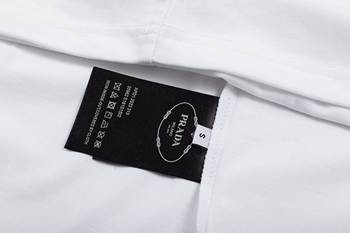 プラダスーパーコピー アルファベットエンボス半袖Tシャツ