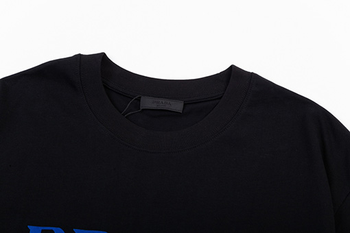 プラダスーパーコピー アルファベットエンボス半袖Tシャツ
