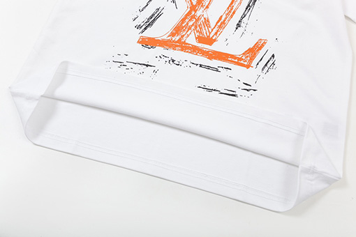 ルイヴィトンコピー 手描きの落書き大きなロゴアルファベットプリント半袖Tシャツ