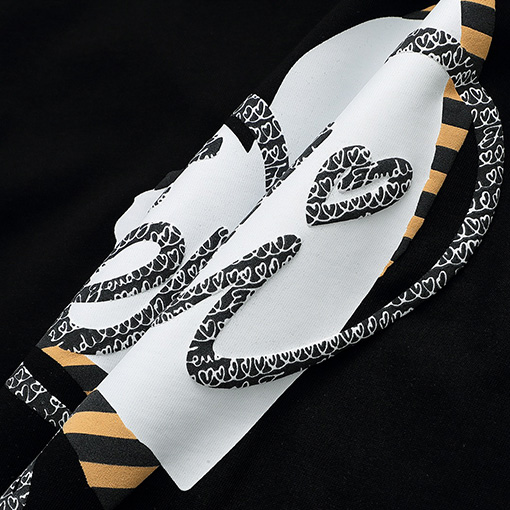 フェンディ バレンタイン限定ロゴプリント半袖Tシャツ