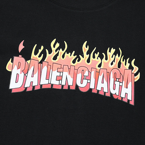バレンシアガスーパーコピー プリントされた 擦り切れた襟の半袖Tシャツ