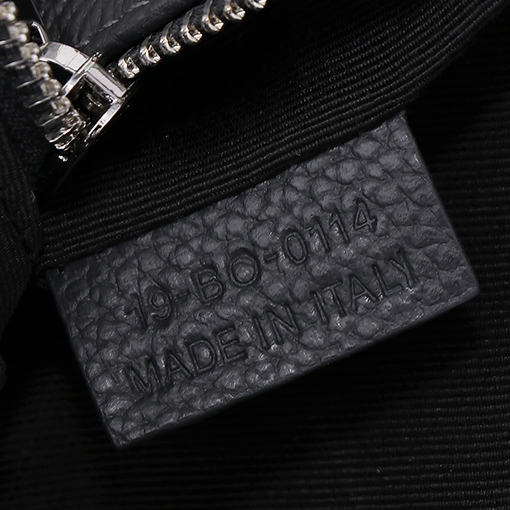 ディオール Christian Dior Atelierのロゴがあしらわれたショルダーバッグ