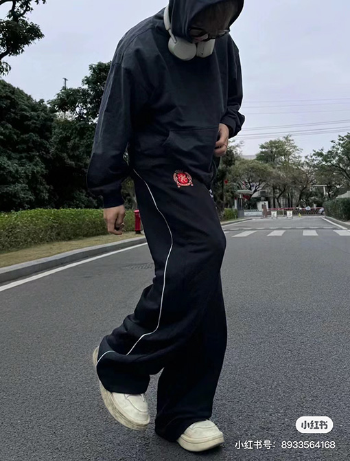 バレンシアガコピー 3B刺繍マンチェスターユナイテッドスポーツパンツ