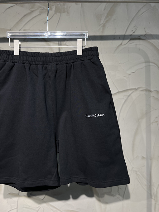 バレンシアガ  新しいIB反射プリントショーツ