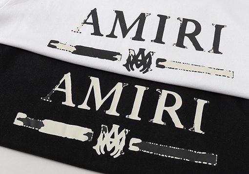 アミリ ハイストリートスタイルとクラシックなクルーネックTシャツ
