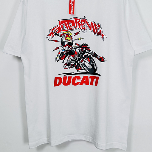 SUPREME X DUCATIコラボSS 24 BIKE TEEバイクレーサープリントTシャツ